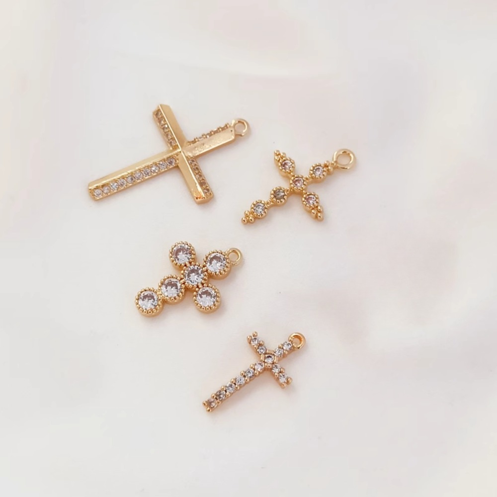 Cross Pendant Necklace Gold - Bransoletka z zawieszką w kształcie krzyża
