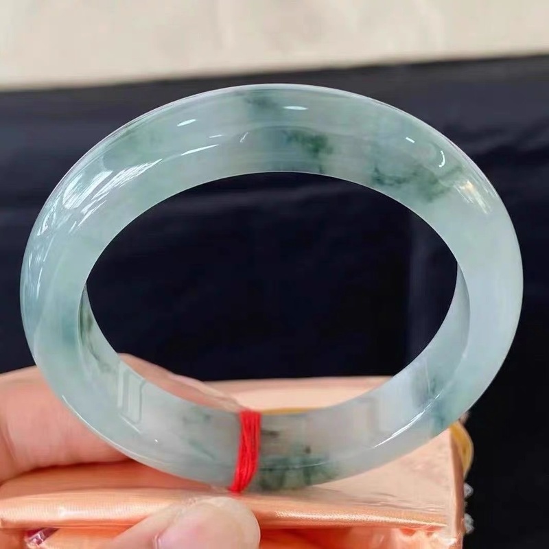 Jadeit z Birmy z niebieskimi w – Bracelets recenzja i cena