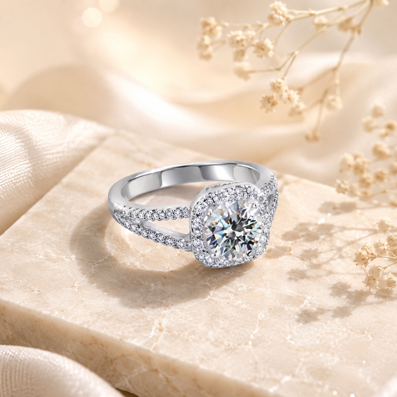 Bardzo popularny pierścionek z – Moissanite Engagement Ring 1 Carat recenzja i cena