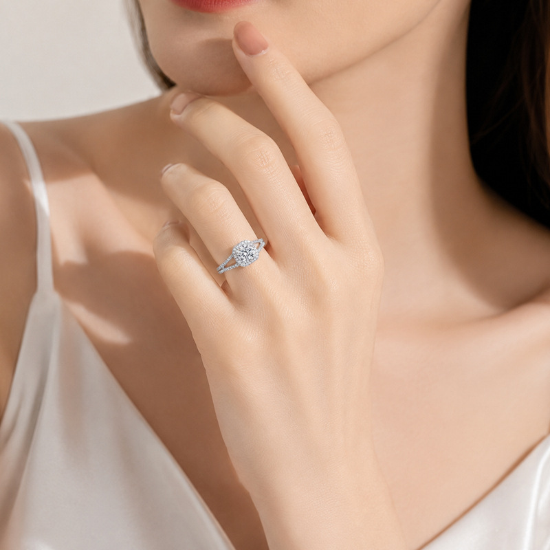 Bardzo popularny pierścionek z – Moissanite Engagement Ring 1 Carat recenzja i cena